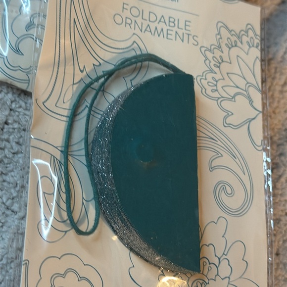 2 Special Release From Erin Condren - 2 Foldable Ornaments - Reusable!!!! - Picture 3 of 5